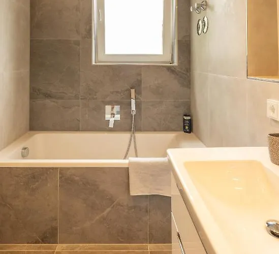 Sweethome - Dah03 - Luxus Pur Apartment, Kueche, Tv